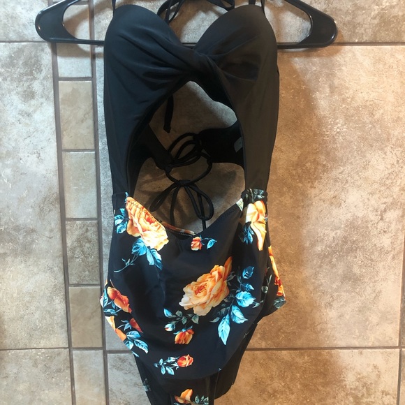 CUPSHE one piece size Small, NWOT - Picture 9 of 9